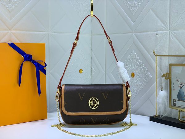women's designer handbag shoulder bag tikal pm retro style crossbody shoulder bag small leather clamshell design crossbody bag m40078
women's designer handbag shoulder bag tikal pm retro style crossbody shoulder bag small leather clamshell design crossbody bag m40078