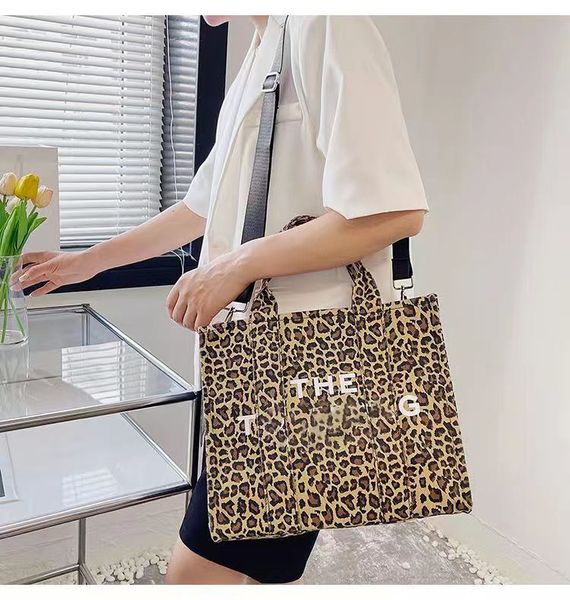 the tote bag designer bag marc jacob tote bag cotton canvas bag crossbody designer handbags fashion more colors embossing wallet bag
the tote bag designer bag marc jacob tote bag cotton canvas bag crossbody designer handbags fashion more colors embossing wallet bag