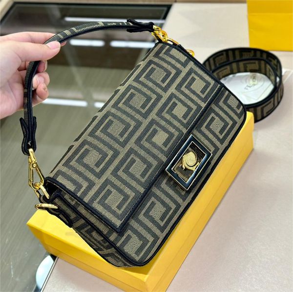2023 designers baguette shoulder bags handbags purses embossed letter crossbody bag quality women underarm bag with box 
2023 designers baguette shoulder bags handbags purses embossed letter crossbody bag quality women underarm bag with box