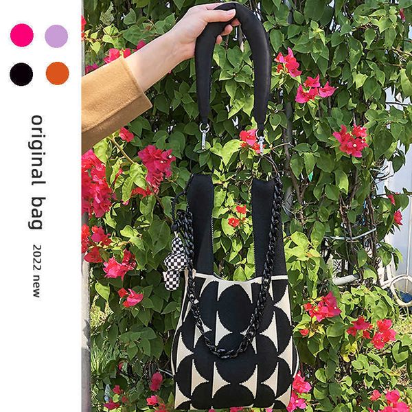 knitted women's shoulder bag hand chain bag woven women's bag travel women's messenger bag handbag
knitted women's shoulder bag hand chain bag woven women's bag travel women's messenger bag handbag