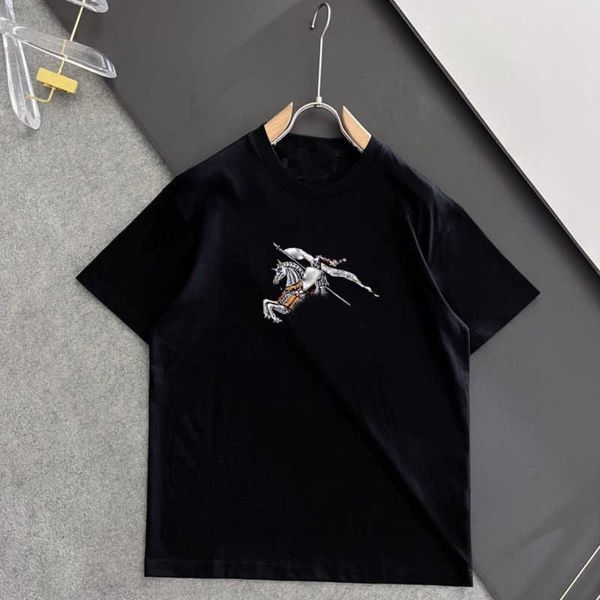 burb men's t shirt casual polo shirt designer mens clothing luxury brand shortsleeved tshirt war horse print cotton sweatshirt round ne, White;black
burb men's t shirt casual polo shirt designer mens clothing luxury brand shortsleeved tshirt war horse print cotton sweatshirt round ne, White;black