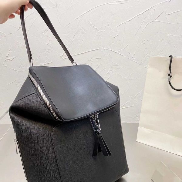 new fashion men's and women's leather backpack with large capacity college students' travel bag leisure handbag trend
new fashion men's and women's leather backpack with large capacity college students' travel bag leisure handbag trend
