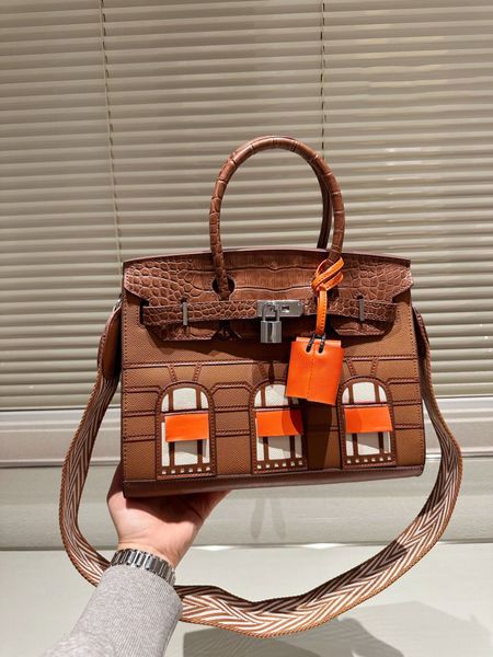 2023 bk palm pattern crocodile shoulder platinum cowhide bag portable small house new color matching pattern diagonal women's hand optm
2023 bk palm pattern crocodile shoulder platinum cowhide bag portable small house new color matching pattern diagonal women's hand optm