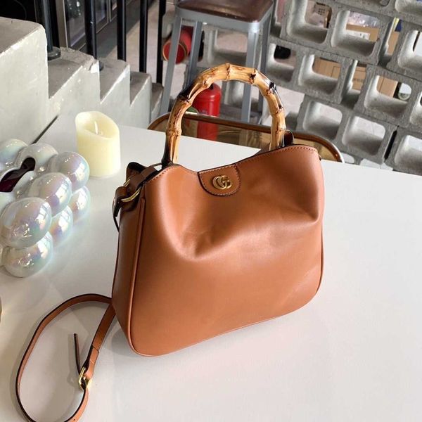 fashion bamboo joint shoulder bag luxury designer handbag pu leather women classic large capacity skew bag shopping tote purse
fashion bamboo joint shoulder bag luxury designer handbag pu leather women classic large capacity skew bag shopping tote purse