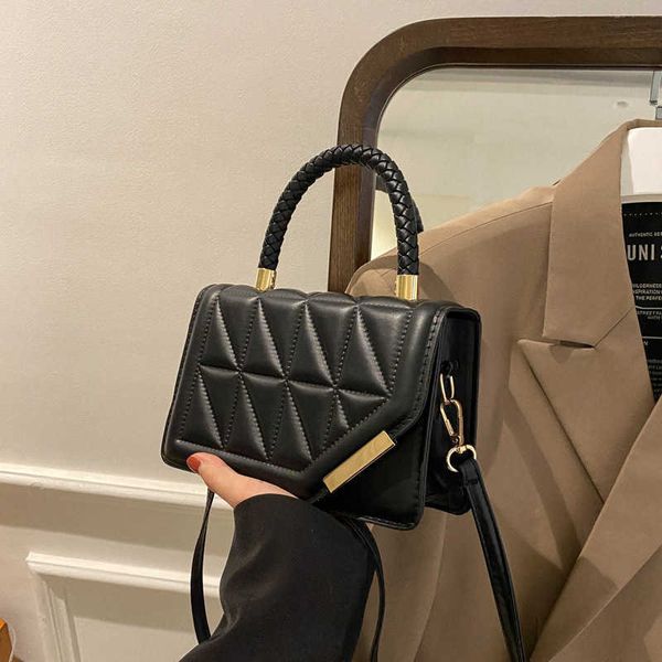 lingge texture bag women's 2023 new fashionable portable small square bag fashion chain single shoulder messenger bag
lingge texture bag women's 2023 new fashionable portable small square bag fashion chain single shoulder messenger bag