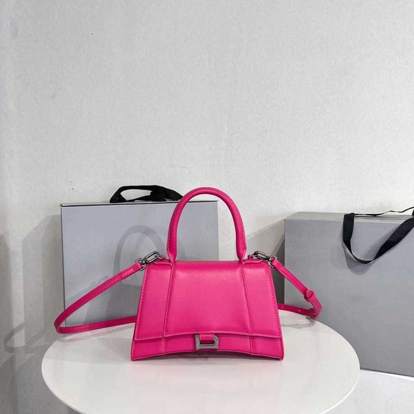 genuine leather hourglass handle crossbody bags women's men tote luxury designer fashion hourglass shopping wallet envelope card pocket
genuine leather hourglass handle crossbody bags women's men tote luxury designer fashion hourglass shopping wallet envelope card pocket