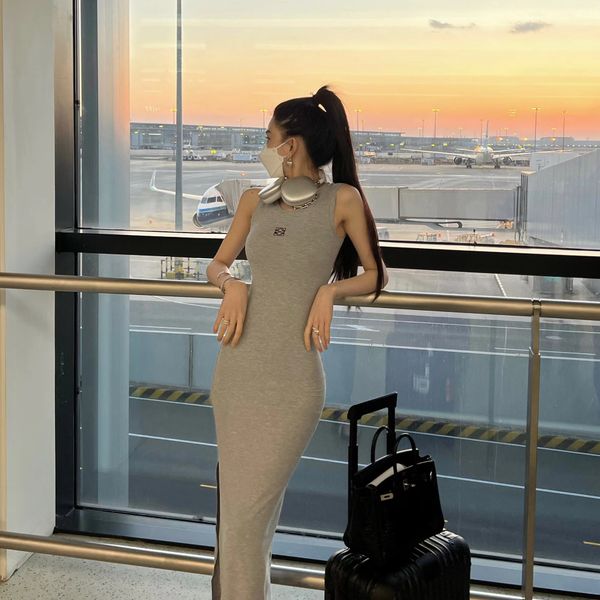 loe anagram 1846 fashion classic trendy luxury designer 2023 summer thread embroidery flower versatile sleeveless dress side split slim fit, Black;gray
loe anagram 1846 fashion classic trendy luxury designer 2023 summer thread embroidery flower versatile sleeveless dress side split slim fit, Black;gray