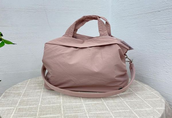 one shoulder oblique cross with the bag of large capacity leisure female fitness yoga package bag 19l9047733
one shoulder oblique cross with the bag of large capacity leisure female fitness yoga package bag 19l9047733