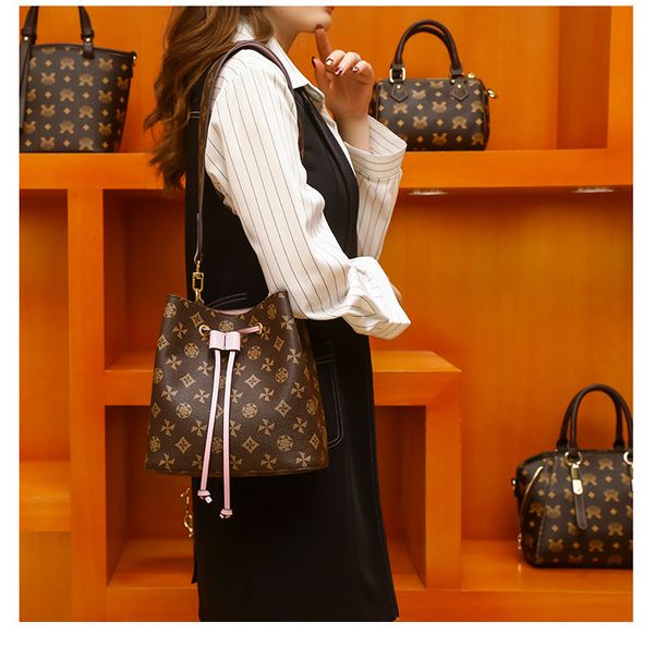 designer tote luxury shopping bags women leather shoulder bag leather lady fashion woman handbags business purse messenger embossing flower
designer tote luxury shopping bags women leather shoulder bag leather lady fashion woman handbags business purse messenger embossing flower
