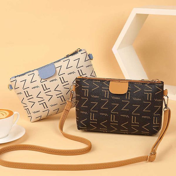 women's bag 2021 new color contrast digital printing single zipper messenger small square bag zero wallet leisure mobile phone bag smal
women's bag 2021 new color contrast digital printing single zipper messenger small square bag zero wallet leisure mobile phone bag smal
