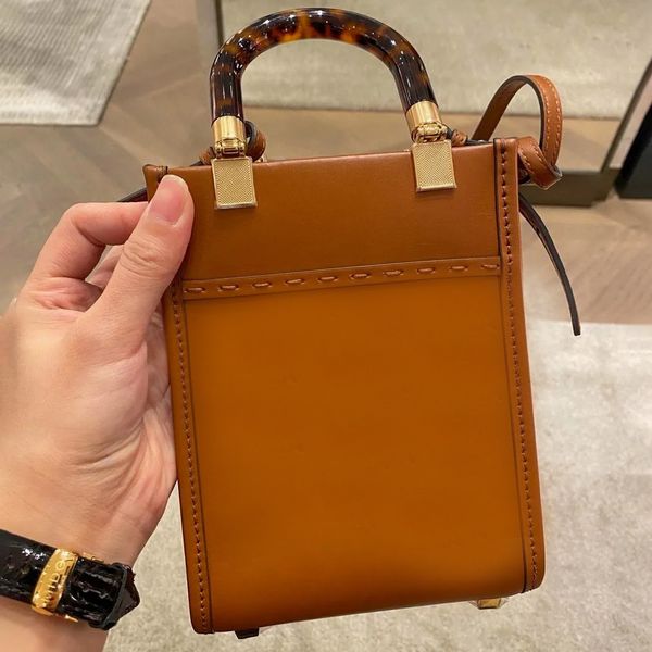 mini tote glass handle weekend bags luxury designer luggage handbags leather crossbody womens mens pochette classic clutch bag with shoulder
mini tote glass handle weekend bags luxury designer luggage handbags leather crossbody womens mens pochette classic clutch bag with shoulder