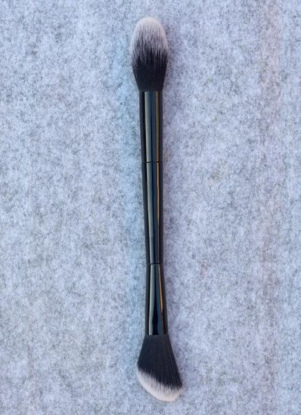 face contour makeup brush 20 10 4 25 40 4 30 dualend double end black highlighting bronzer foundation powder brush9111180
face contour makeup brush 20 10 4 25 40 4 30 dualend double end black highlighting bronzer foundation powder brush9111180