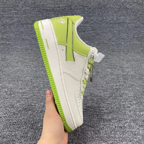 2023 streetwear outdoor running shoes 1 low 07 rice white green silver lifestyle casual walking out and standing
2023 streetwear outdoor running shoes 1 low 07 rice white green silver lifestyle casual walking out and standing