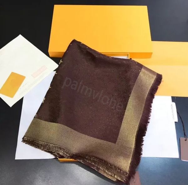 2023 Echarpe scarf designer Designer Scarf Fashion Real Keep High-grade Scarves Silk Simple Retro Style Accessories for Womens Twil
2023 Echarpe scarf designer Designer Scarf Fashion Real Keep High-grade Scarves Silk Simple Retro Style Accessories for Womens Twil