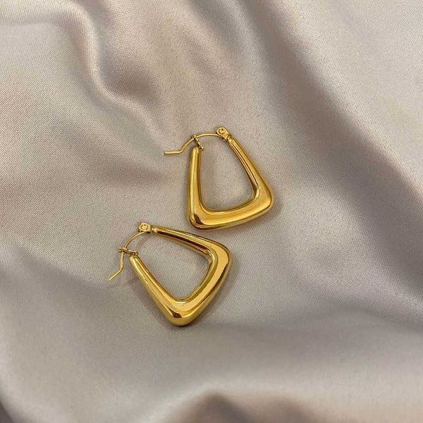 yang same type of titanium steel plated with gold, color retention, 2023 simple temperament, metal versatile earrings, female earrings, Silver
yang same type of titanium steel plated with gold, color retention, 2023 simple temperament, metal versatile earrings, female earrings, Silver