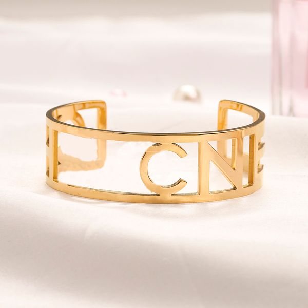 designer branded bracelets women glossy bangle luxury hollow out letter 18k gold plated stainless steel wedding lovers jewelry gift zg2251, Black
designer branded bracelets women glossy bangle luxury hollow out letter 18k gold plated stainless steel wedding lovers jewelry gift zg2251, Black