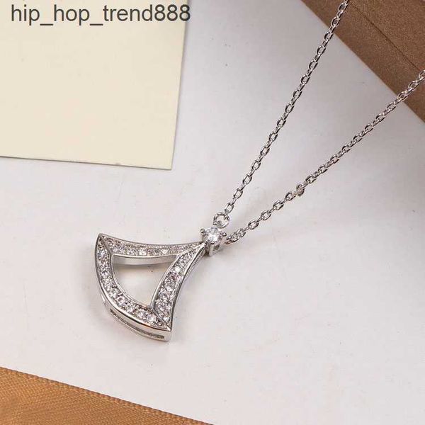 necklace 925 silver pendant skirt necklaces female jewelry exquisite craftsmanship classic blue heart luxury fan-shaped necklace
necklace 925 silver pendant skirt necklaces female jewelry exquisite craftsmanship classic blue heart luxury fan-shaped necklace