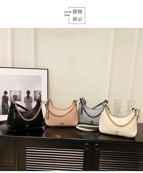 2023 new weiduo chain single shoulder crossbody bag v-shaped chain multifunctional handbag
2023 new weiduo chain single shoulder crossbody bag v-shaped chain multifunctional handbag