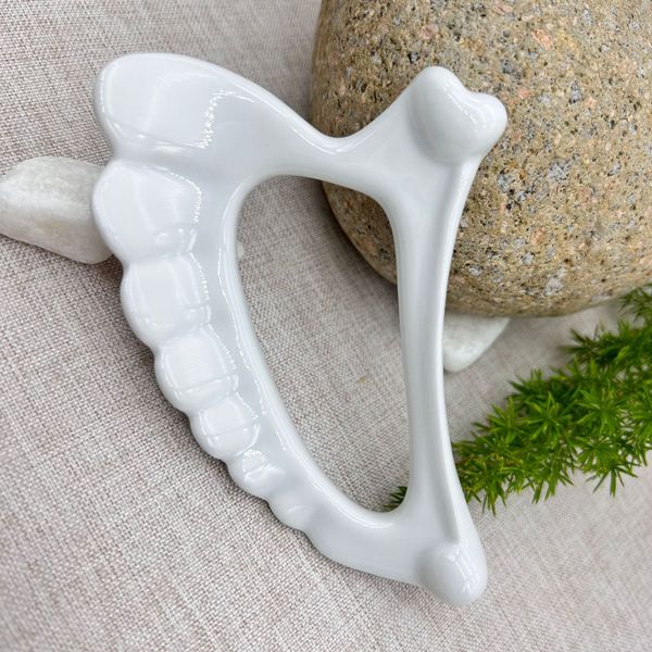 natural ceramic gua sha massage tool face lift muscle relief massage guasha board for spa acupuncture full body ceramic massager beauty skin
natural ceramic gua sha massage tool face lift muscle relief massage guasha board for spa acupuncture full body ceramic massager beauty skin