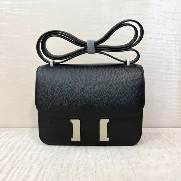 2023 new tote classic cosmetic cross body clutch bag organizer pochette handbag strap beach womens men envelope genuine leather luxury desig
2023 new tote classic cosmetic cross body clutch bag organizer pochette handbag strap beach womens men envelope genuine leather luxury desig