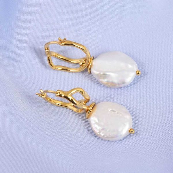 tiktok of the same freshwater pearl baroque style ladies earrings light and luxurious high-end niche design hair accessories shopping, Silver
tiktok of the same freshwater pearl baroque style ladies earrings light and luxurious high-end niche design hair accessories shopping, Silver
