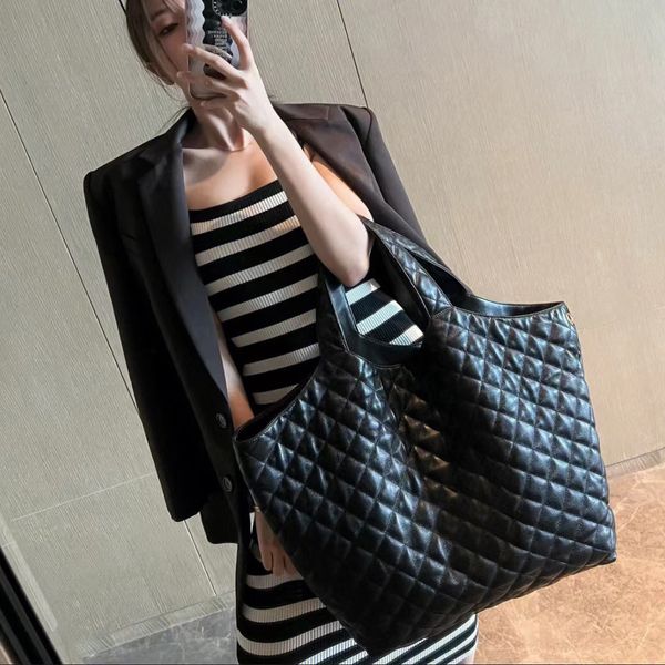 designer luxury womens handbag black genuine leather large capacity classic fashion one shoulder crossbody bags
designer luxury womens handbag black genuine leather large capacity classic fashion one shoulder crossbody bags