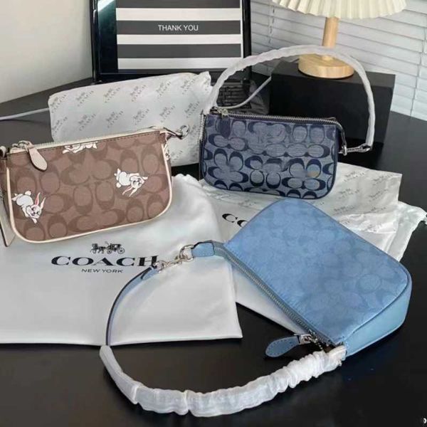 evening bags new kou c classic old flower fragrance bure mahjong one shoulder handbag pearl underarm mobile phone bag female
evening bags new kou c classic old flower fragrance bure mahjong one shoulder handbag pearl underarm mobile phone bag female