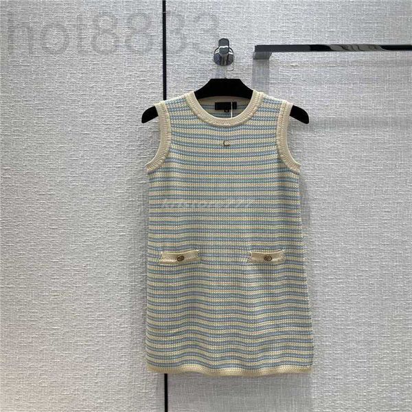 urban dresses designer women summer dress with letter buttons milan runway tank crop t-shirt clothing high end a-line striped print pullover, White;black
urban dresses designer women summer dress with letter buttons milan runway tank crop t-shirt clothing high end a-line striped print pullover, White;black