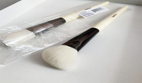 angled face makeup brush soft sturdy blush powder highlighter contour cosmetics brush beauty tool7992083
angled face makeup brush soft sturdy blush powder highlighter contour cosmetics brush beauty tool7992083