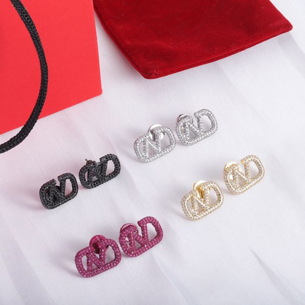 designer earrings letter v stud earring luxury women fashion ear studs jewelry diamond stud earring ol style, Golden;silver
designer earrings letter v stud earring luxury women fashion ear studs jewelry diamond stud earring ol style, Golden;silver