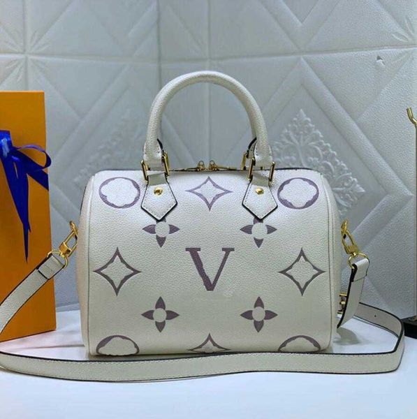 designer crossbody bag louiseits genuine leather pillow shaped viutonits shoulder bag fashion embossed oversized letter handbag classic sac
designer crossbody bag louiseits genuine leather pillow shaped viutonits shoulder bag fashion embossed oversized letter handbag classic sac