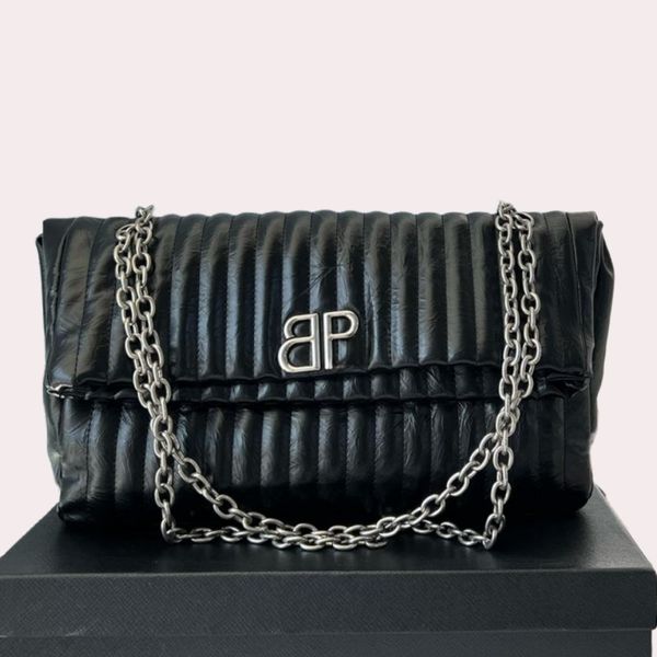 fashion designer bag 2023 new luxury bb leather chain bag classic letter messenger bag french shoulder bag
fashion designer bag 2023 new luxury bb leather chain bag classic letter messenger bag french shoulder bag
