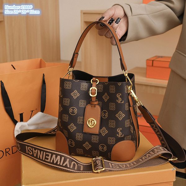 Factory wholesale ladies shoulder bags 3 colors elegant atmosphere contrast leather bucket bag classic Joker letters fashion handbag three-layer retro backpack, Coffee-1988#
Factory wholesale ladies shoulder bags 3 colors elegant atmosphere contrast leather bucket bag classic Joker letters fashion handbag three-layer retro backpack, Coffee-1988#