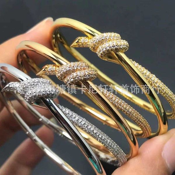 designer new the new twist rope and diamond v gold knot bracelet high version 1837tiffay the same as gu ailing, Black
designer new the new twist rope and diamond v gold knot bracelet high version 1837tiffay the same as gu ailing, Black