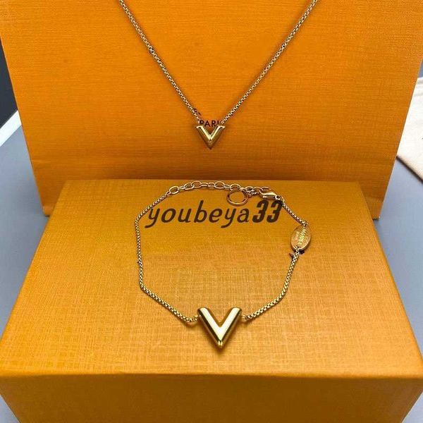 luxury brand necklace pendant designer fashion jewelry man cjeweler letter plated gold silver chain for men woman trendy tiktok have necklac
luxury brand necklace pendant designer fashion jewelry man cjeweler letter plated gold silver chain for men woman trendy tiktok have necklac