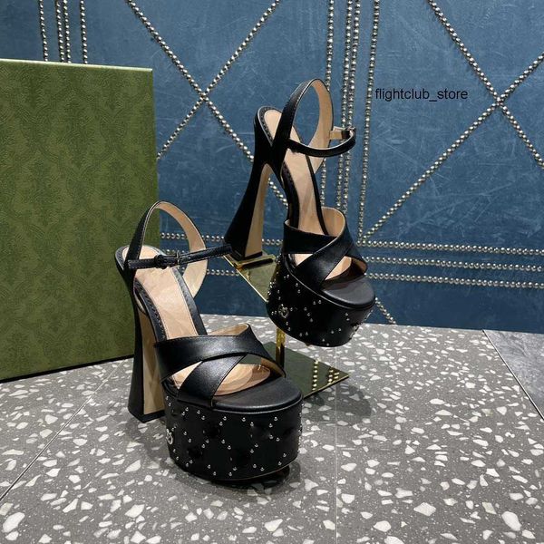 hentian high waterproof platform patent leather high-heeled sandals goodquality women's luxury designer sandals 42 big size ggitys, Black
hentian high waterproof platform patent leather high-heeled sandals goodquality women's luxury designer sandals 42 big size ggitys, Black