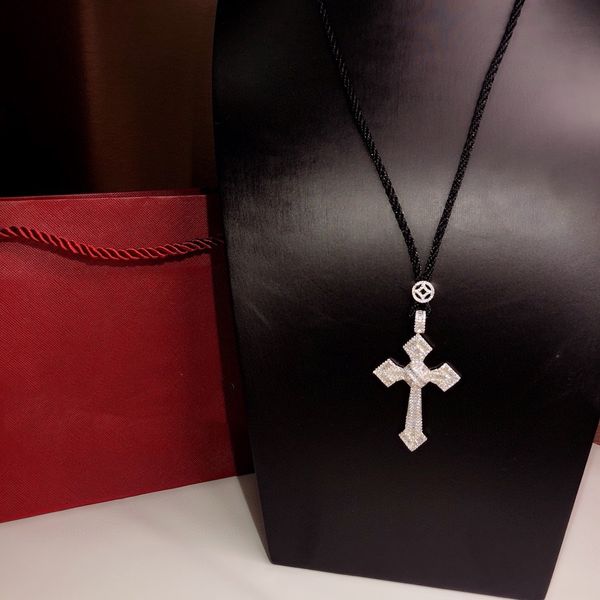 european and american new cross necklace men's and women's zircon pendant collar chain jewelry, Silver
european and american new cross necklace men's and women's zircon pendant collar chain jewelry, Silver