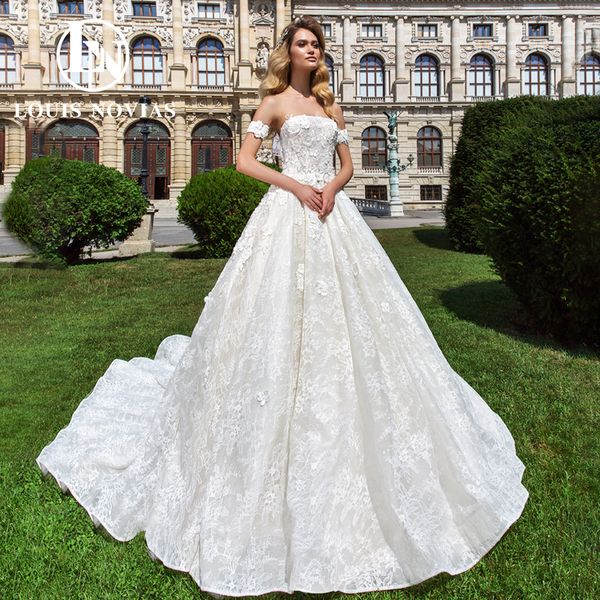 ball gown champagne wedding dress off the shoulder 2023 strapless beading appliques backless wedding dress for bride vestidos de novia, White
ball gown champagne wedding dress off the shoulder 2023 strapless beading appliques backless wedding dress for bride vestidos de novia, White