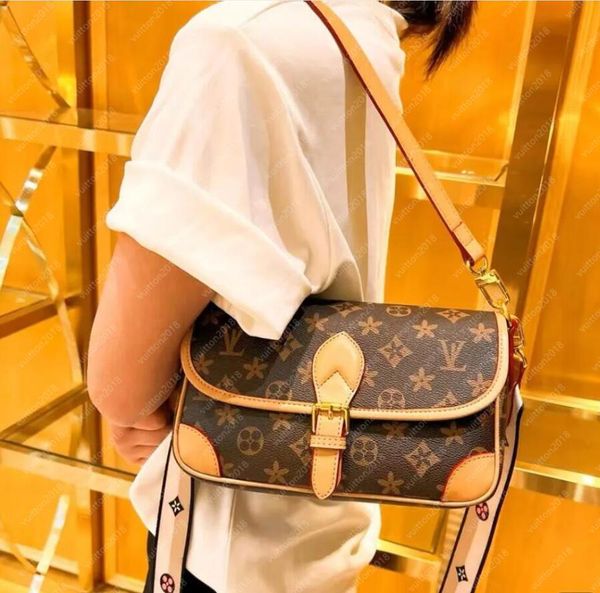 old flower underarm shoulder bag designer handbags fashion leather cross body messenger bags wallet with box shoulder bag fringed messenger
old flower underarm shoulder bag designer handbags fashion leather cross body messenger bags wallet with box shoulder bag fringed messenger
