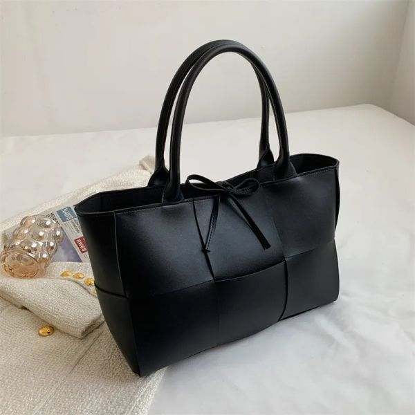 2023 new trend woven bag shopping bag tote bag handbag large capacity portable shoulder bucket bag shoulder bag
2023 new trend woven bag shopping bag tote bag handbag large capacity portable shoulder bucket bag shoulder bag