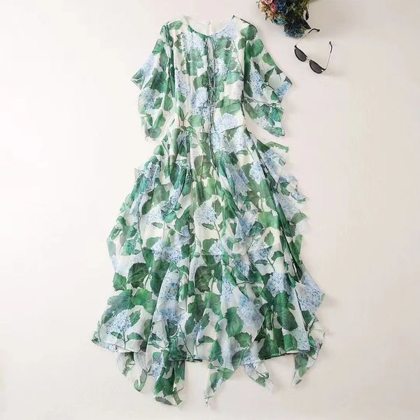 european and american women's clothes 2023 summer new five-point sleeve round neck fashion hydrangea print ruffled pleated dress, Black;gray
european and american women's clothes 2023 summer new five-point sleeve round neck fashion hydrangea print ruffled pleated dress, Black;gray
