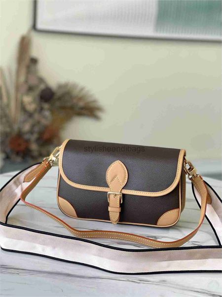 stylisheendibags 5a designers classic diane satchel bag strap embossed leather cream full black houlder bags vintage cross body
stylisheendibags 5a designers classic diane satchel bag strap embossed leather cream full black houlder bags vintage cross body