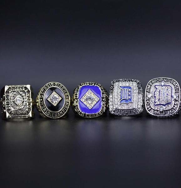 5pcsset 1945 1968 1984 2006 2012 detroit t i g e r s championship ring with wooden display box men fan gift whole drop shippi2261409
5pcsset 1945 1968 1984 2006 2012 detroit t i g e r s championship ring with wooden display box men fan gift whole drop shippi2261409
