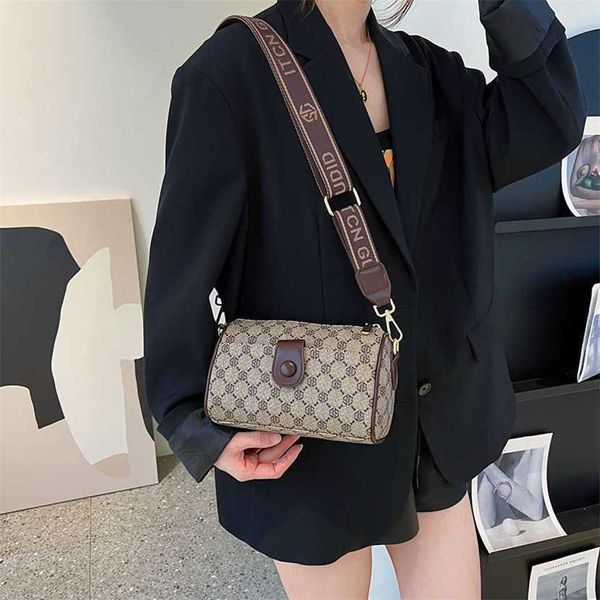 designer bag 2023 handbag advanced leisure cylinder for women's new crossbody versatile printed shoulder small pillow
designer bag 2023 handbag advanced leisure cylinder for women's new crossbody versatile printed shoulder small pillow