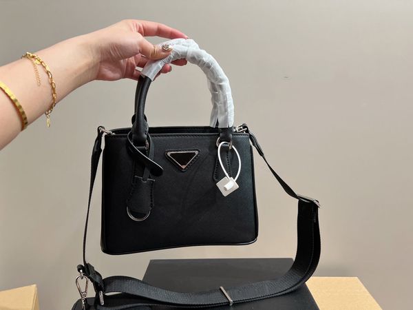 fashion versatile handbag with various styles designer bag luxury material casual shoulder bag suitable for both men and women killer bag wa
fashion versatile handbag with various styles designer bag luxury material casual shoulder bag suitable for both men and women killer bag wa