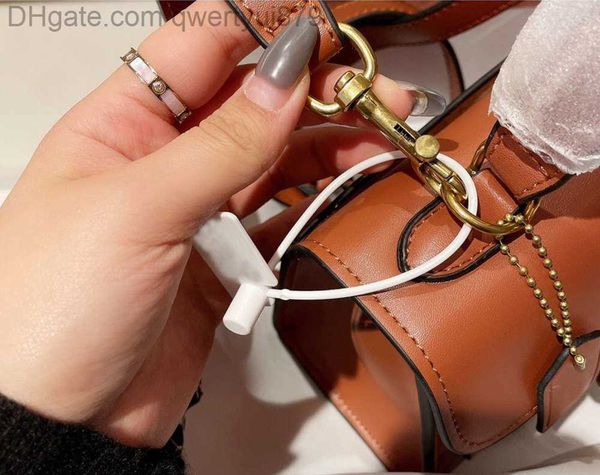 designer bag5a luxury 2020 new wine god envelope buckle his little party with the bag in leather handbag shoulder belt 1th
designer bag5a luxury 2020 new wine god envelope buckle his little party with the bag in leather handbag shoulder belt 1th