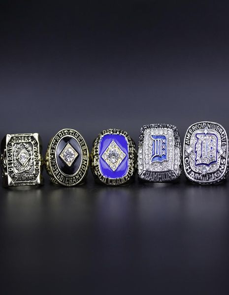 5pcsset 1945 1968 1984 2006 2012 detroit t i g e r s championship ring with wooden display box men fan gift whole drop shippi5823128
5pcsset 1945 1968 1984 2006 2012 detroit t i g e r s championship ring with wooden display box men fan gift whole drop shippi5823128