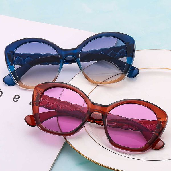 2022 new trend big frame cat eye sunglasses fashion personality mirror leg sun protection glasses for women, White;black
2022 new trend big frame cat eye sunglasses fashion personality mirror leg sun protection glasses for women, White;black