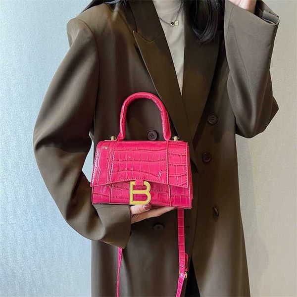 designer bag 2023 hand handheld women's winter trend single shoulder messenger women
designer bag 2023 hand handheld women's winter trend single shoulder messenger women