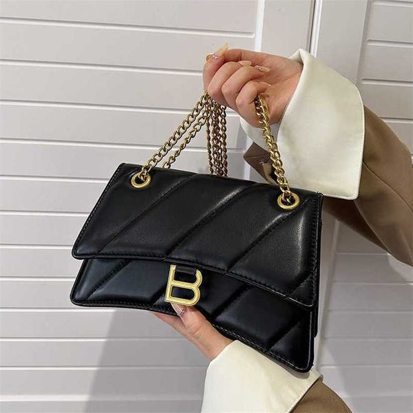 designer bag 2023 hand rhombus sewing chain underarm trend women's new solid color foreign pu messenger women
designer bag 2023 hand rhombus sewing chain underarm trend women's new solid color foreign pu messenger women
